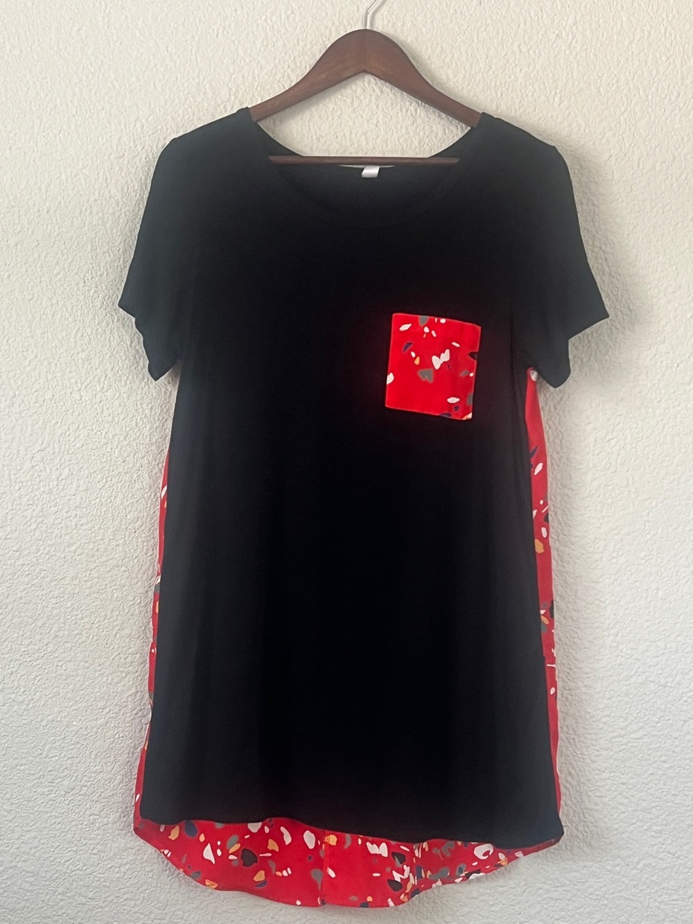 Paisley Grace Black Red Contrast Pocket Tunic Top Size M